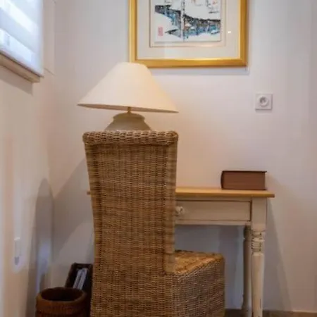 Atelier De La Fontaine * Saint-Seurin-de-Prats